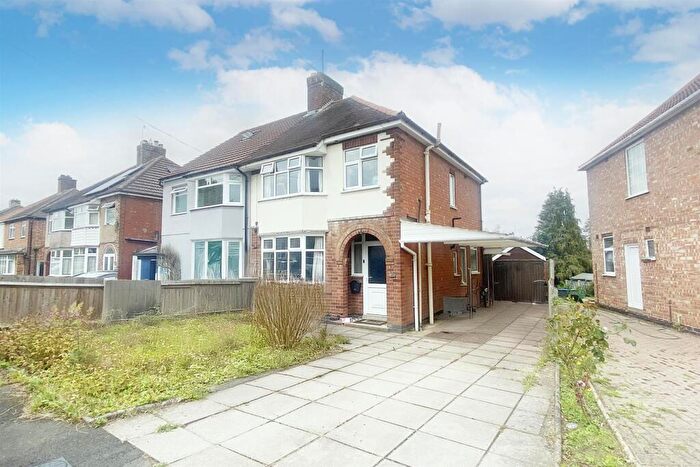 3 Bedroom Semi-Detached House For Sale In Belmont Road, Rugby, CV22