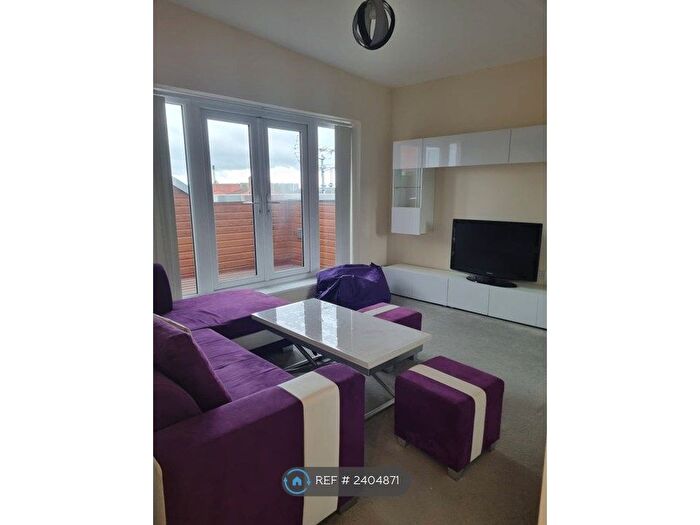 1 Bedroom Flat To Rent In Stockport Road, Manchester, M13