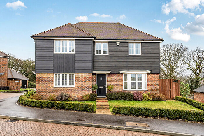 4 Bedroom Detached House For Sale In Newman Way, Billingshurst, RH14