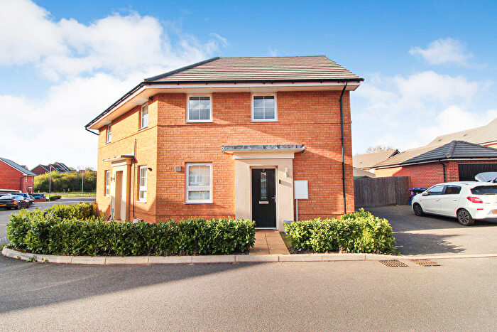 2 Bedroom Maisonette For Sale In Belpaire Close, Henlow, SG16