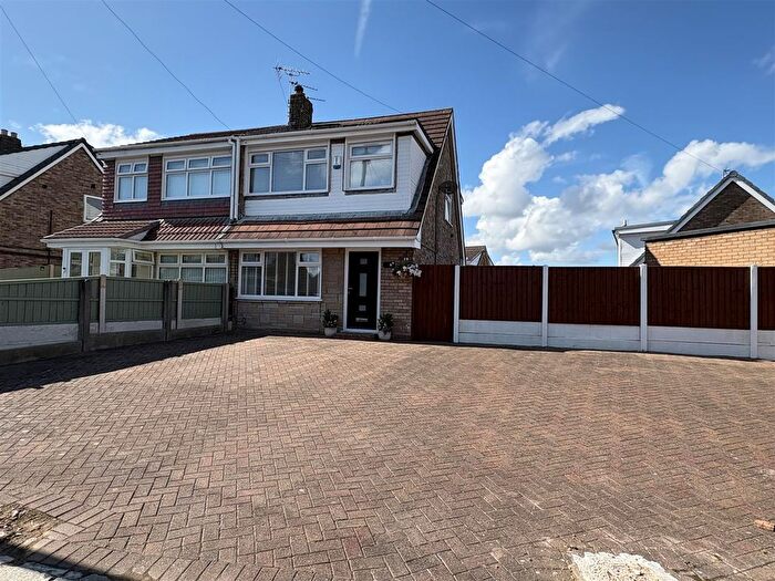 3 Bedroom Semi-Detached House For Sale In Bideford Avenue, Sutton Leach, St. Helens, WA9