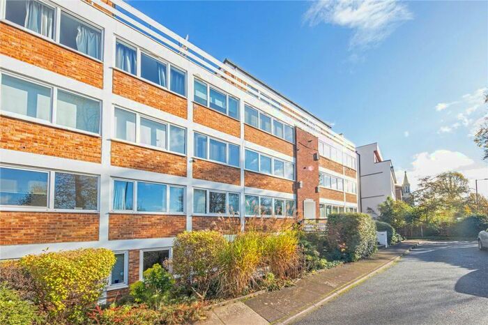 2 Bedroom Flat To Rent In Heron House, Church Grove, Kingston Upon Thames, KT1