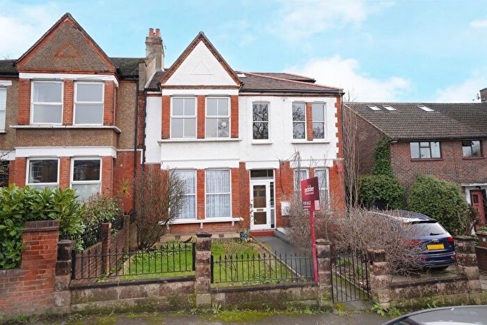 2 Bedroom Flat For Sale In Duncombe Hill, Forest Hill, London, SE23