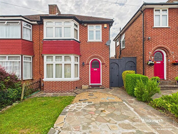 3 Bedroom Semi-Detached House To Rent In Pickett Croft, Stanmore, HA7