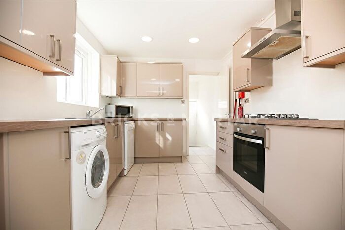 3 Bedroom Flat To Rent In Ancrum Street, Spital Tongues, Newcastle Upon Tyne, NE2