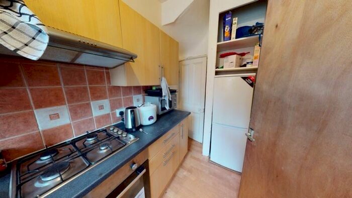 2 Bedroom Terraced House To Rent In Harold Avenue, Hyde Park, Leeds, LS6