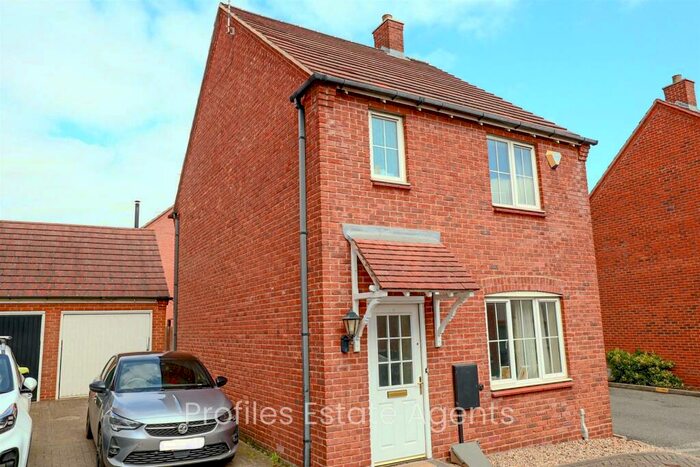 3 Bedroom Detached House To Rent In Applebees Meadow, Hinckley, LE10