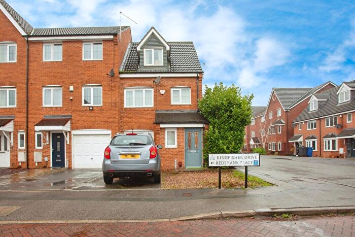 3 Bedroom Town House For Sale In Kingfisher Drive, Wombwell, Barnsley, S73