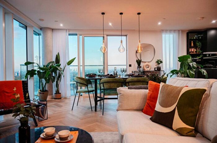 3 Bedroom Flat For Sale In Woodberry Down, Finsbury Park, N4