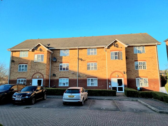 2 Bedroom Flat To Rent In Coal Court, Grays, Essex, RM17
