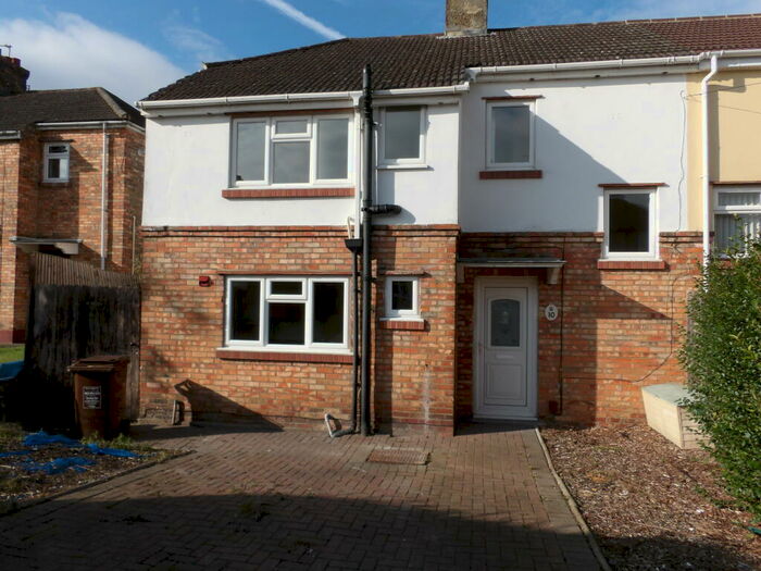 3 Bedroom House To Rent In Warden Road, Rochester, ME1