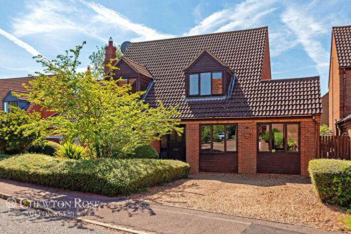 4 Bedroom Detached House For Sale In Shuttleworth Grove, Milton Keynes, MK7