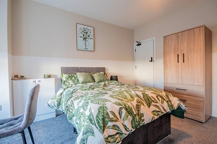 1 Bedroom Flat To Rent In Room Hope Street, Beeston, Nottingham, NG9