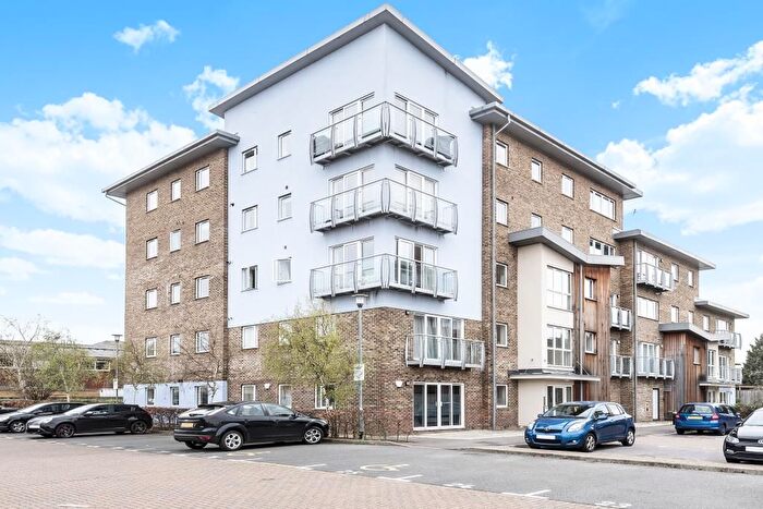 2 Bedroom Flat To Rent In Sundeala Close, Sunbury On Thames, TW16