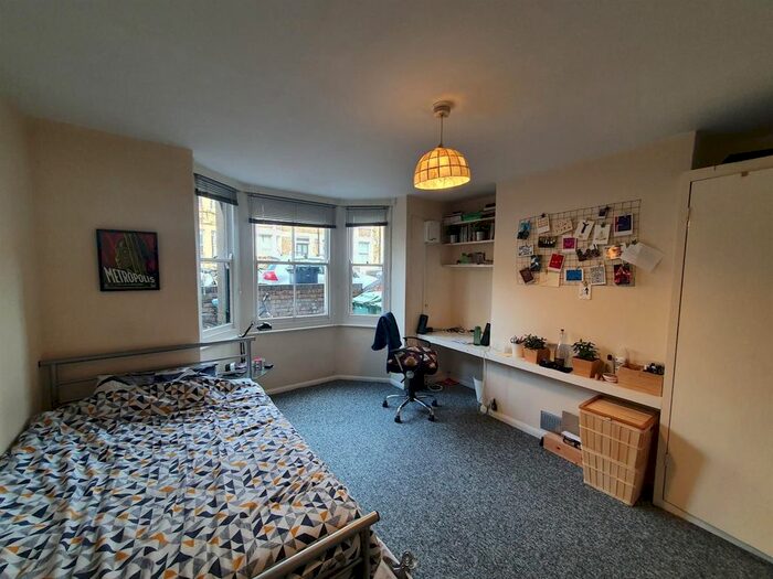 2 Bedroom Flat To Rent In Western Road, Oxford, OX1