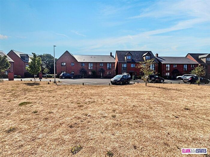 3 Bedroom End Of Terrace House For Sale In Whimbrel Court, Topsham, EX3