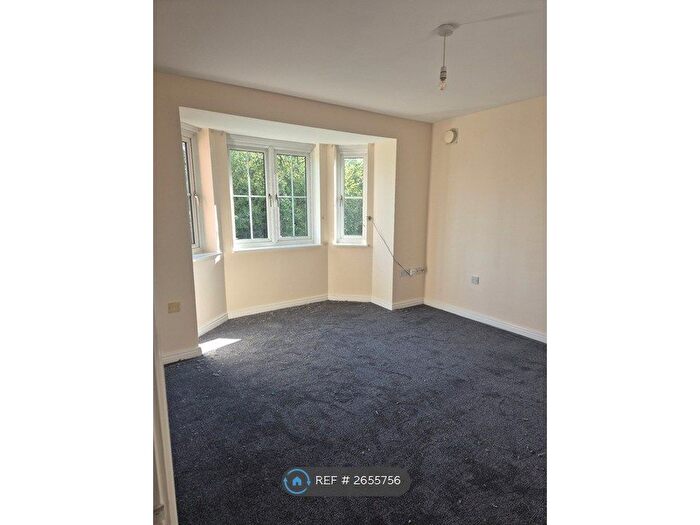 2 Bedroom Flat To Rent In Gleneagles Drive, Normanton, WF6