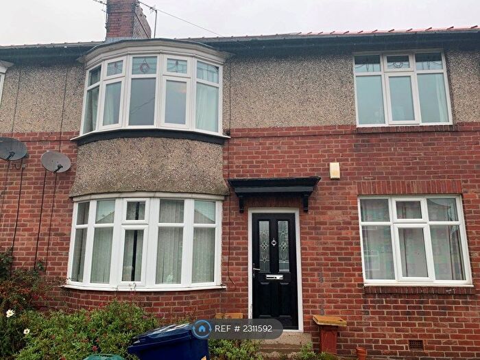 2 Bedroom Flat To Rent In Ferndene Grove, Newcastle Upon Tyne, NE7