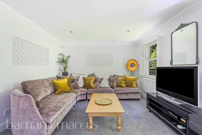3 Bedroom Property To Rent In Penners Gardens, Surbiton, KT6