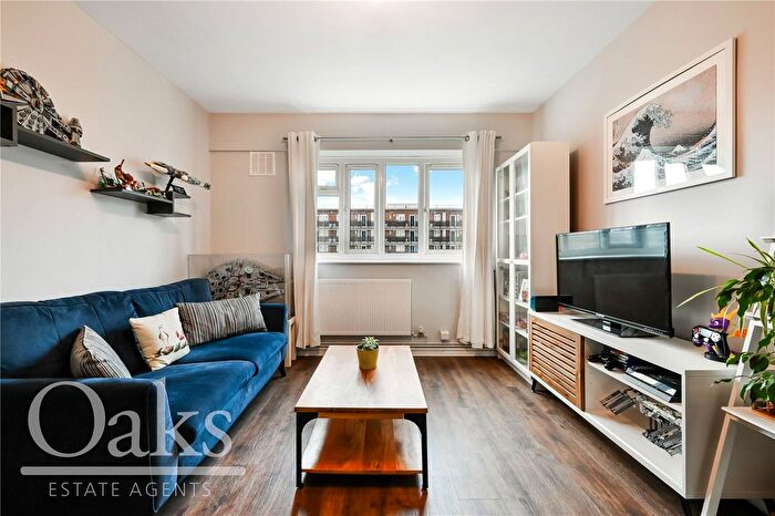 2 Bedroom Flat For Sale In Holmewood Gardens, London, SW2