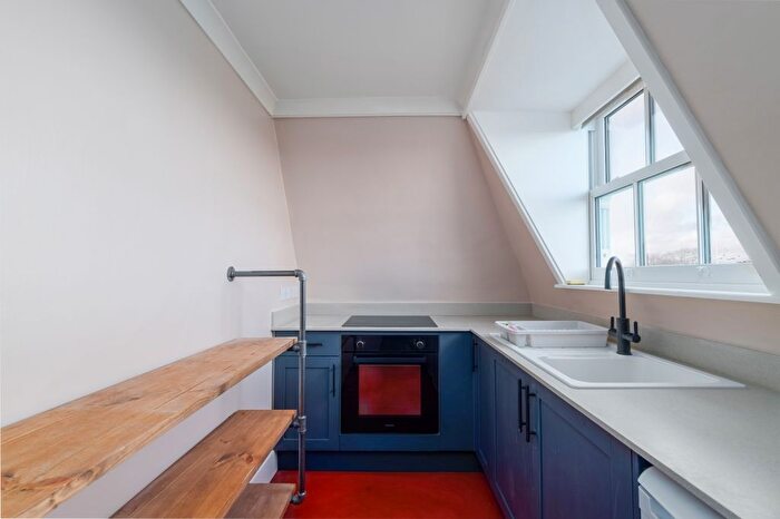 2 Bedroom Flat To Rent In Eliot Place, London, SE3