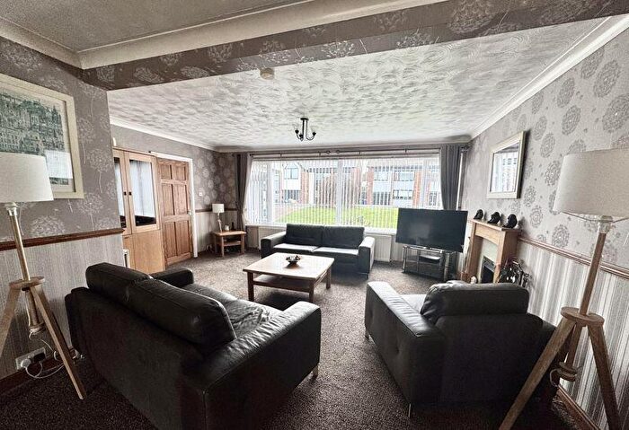 5 Bedroom Detached House For Sale In Dunsdale Road, Holywell Village, NE25