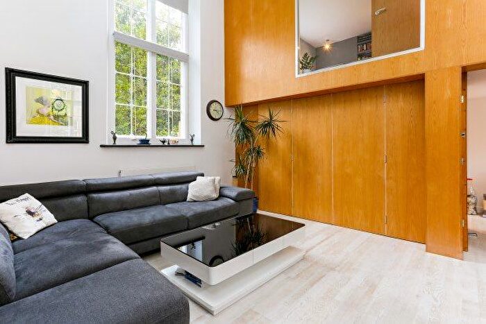 2 Bedroom Flat To Rent In John Archer Way, London, SW18