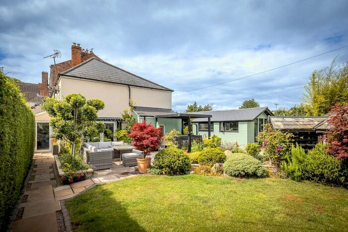 3 Bedroom Cottage For Sale In Broadoak, Newnham-On-Severn, GL14