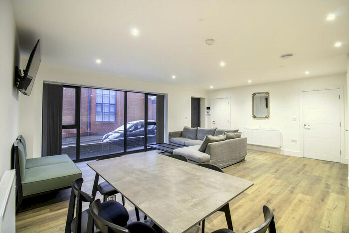 3 Bedroom Town House To Rent In Lower Brunswick Street, Leeds, LS2