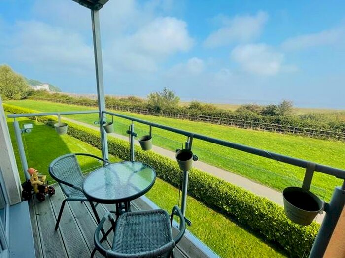 2 Bedroom Apartment To Rent In Kittiwake Drive, Portishead, BS20