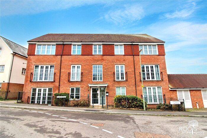 2 Bedroom Flat For Sale In Beech Road, Bishops Green, Newbury, Hampshire, RG20