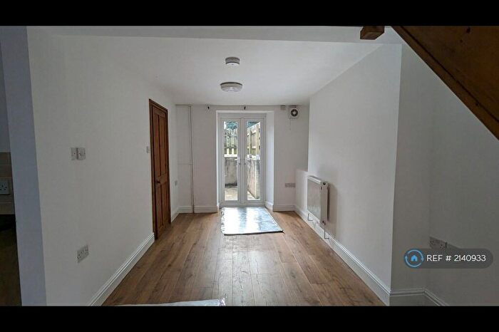 2 Bedroom Maisonette To Rent In Brunswick Street, Swansea, SA1