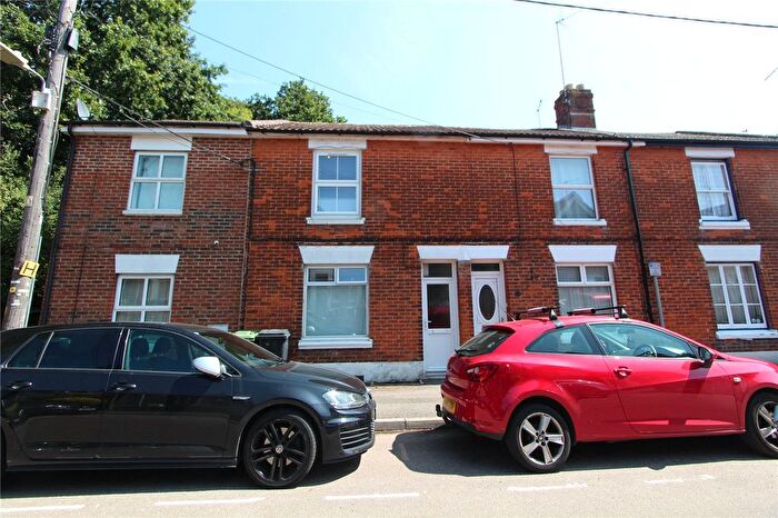 3 Bedroom Terraced House To Rent In North Road, Petersfield, Hampshire, GU32