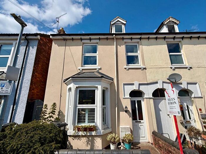 3 Bedroom Semi-Detached House For Sale In Ashford Road, Old Town, Swindon, SN1