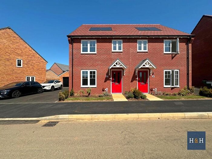 3 Bedroom House To Rent In Fennel Way, Overstone -, NN6