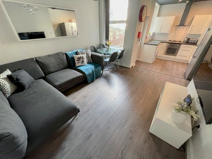 6 Bedroom Terraced House To Rent In Romer Road, Liverpool, L6