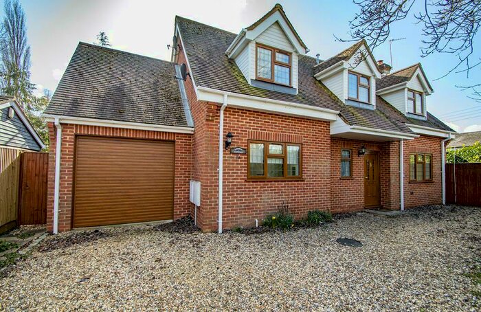 3 Bedroom Detached House To Rent In Wayside Green, Woodcote, Reading, Oxfordshire, RG8