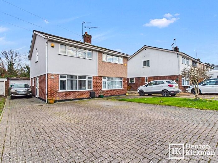 2 Bedroom Semi Detached House For Sale In Beauchamps Drive, Wickford, Essex, SS11