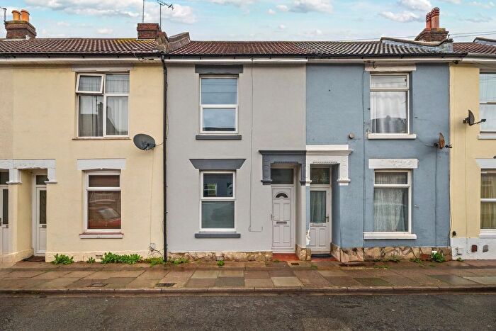 3 Bedroom Terraced House For Sale In Newcomen Road, Portsmouth, PO2