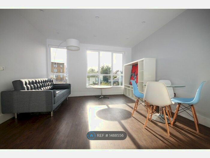 1 Bedroom Flat To Rent In Gauden Road, London, SW4