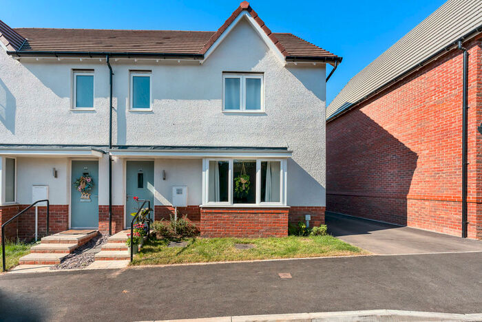 3 Bedroom Semi-Detached House To Rent In Clos Harry Corner, Radyr, CF15