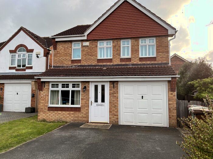 3 Bedroom Detached House To Rent In Carr Beck Road, Whitwood, WF10
