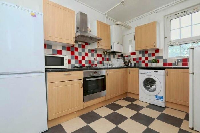 4 Bedroom Maisonette To Rent In Sage Street, London, E1