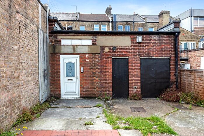 1 Bedroom Flat To Rent In Cranbrook Road, IG1