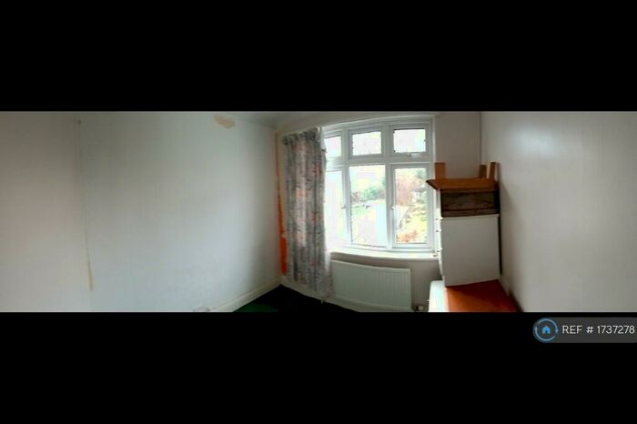 2 Bedroom Flat To Rent In Redland, Bristol, BS34