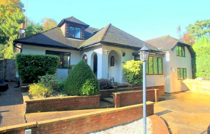 4 Bedroom House To Rent In Bedroom Detached House In Caterham Valley, CR3
