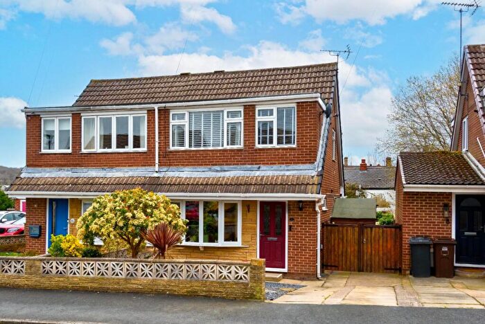 3 Bedroom Semi-Detached House For Sale In Leyburn Grove, Chapeltown, Sheffield, S35