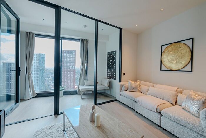 1 Bedroom Flat To Rent In Nine Elms Lane, London, SW8