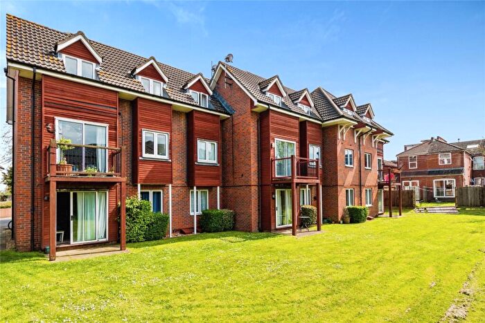 2 Bedroom Flat For Sale In Richmond Gardens, Southampton, Hampshire, SO17