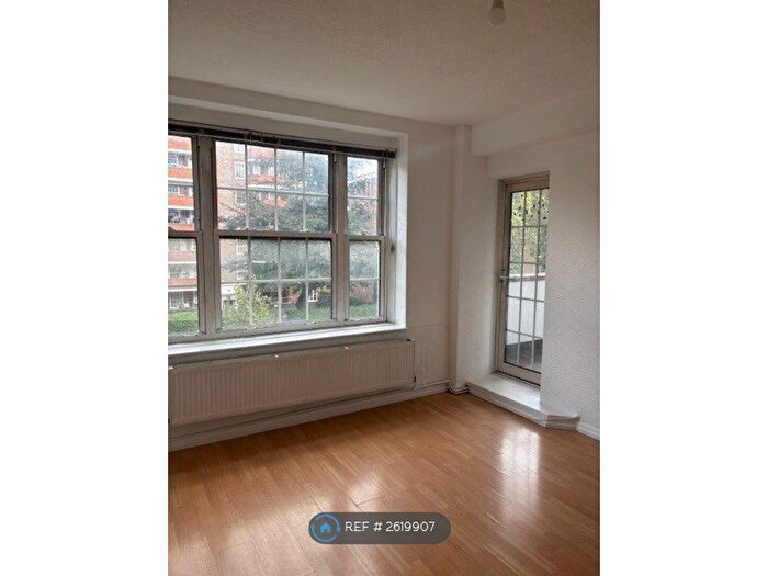 3 Bedroom Flat To Rent In Rugmere, London, NW1
